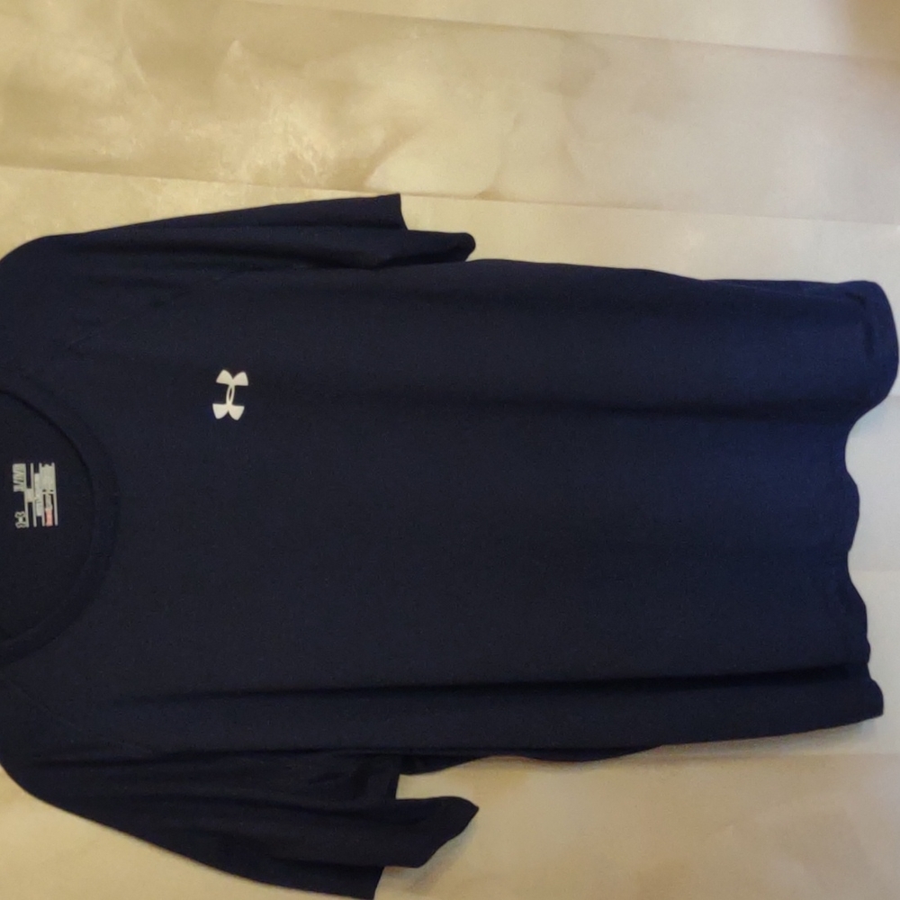 Under armor black shirt